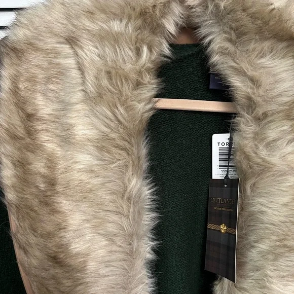 Torrid Outlander cardigan with faux fur - Picture 5 of 6